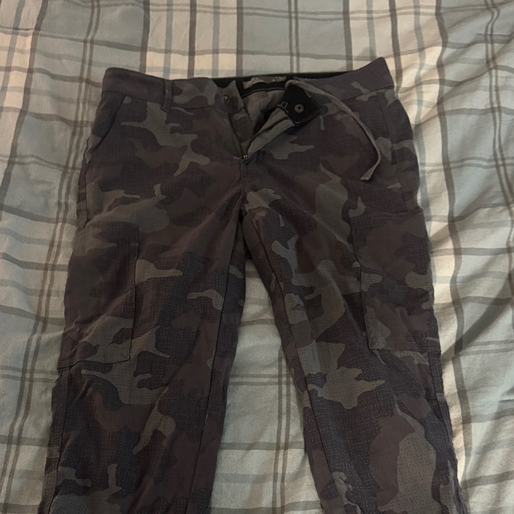 Women’s Camo Caprese